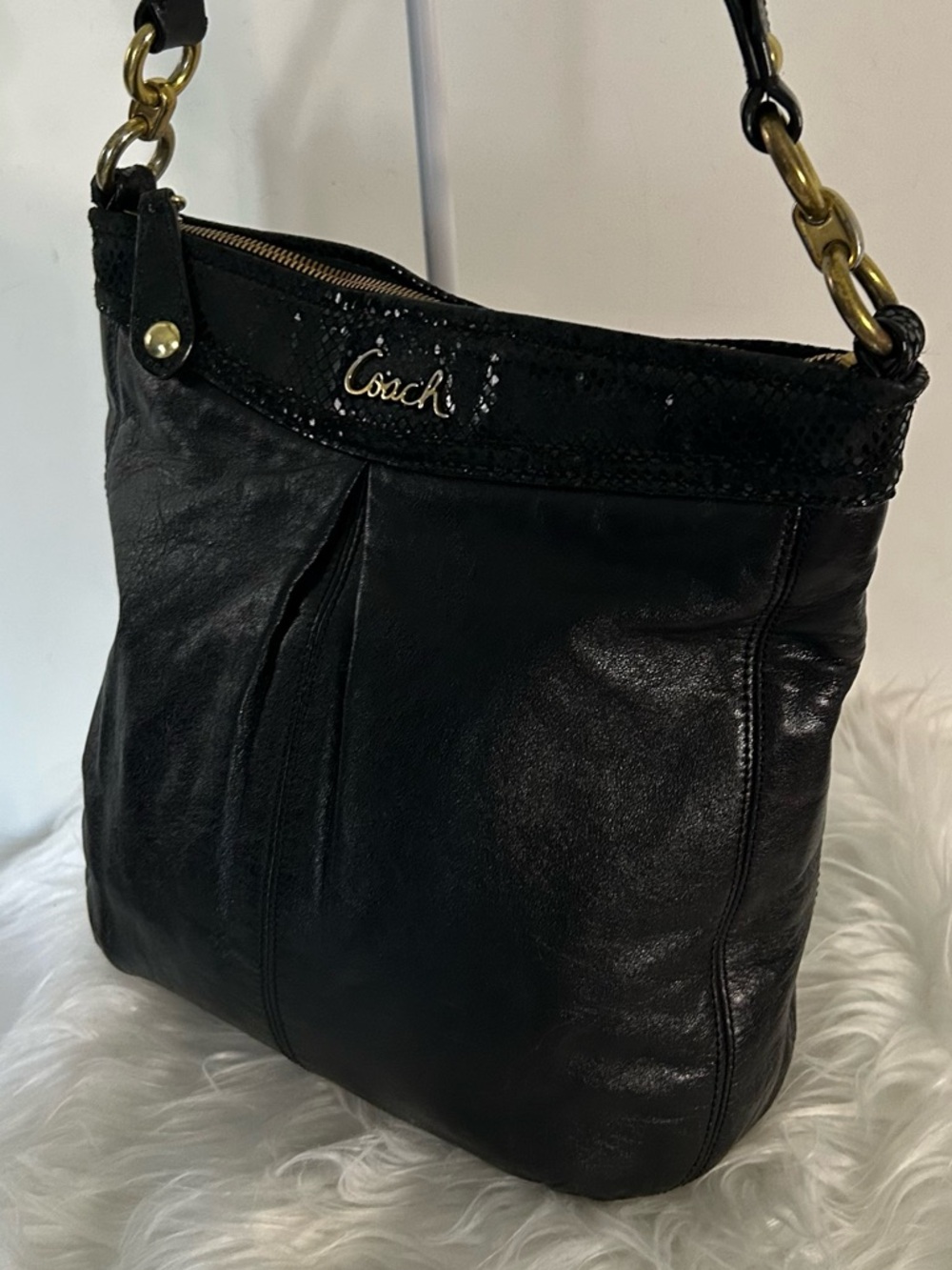 Coach Black Leather Shoulder Bag Snake skin purse Gold Hardware - Picture 7 of 15